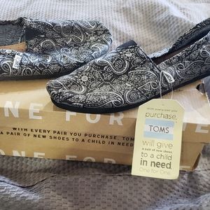 COPY - Tom's paisley shoes